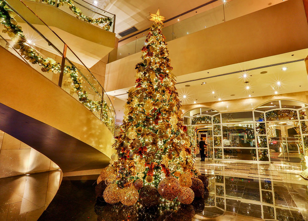 A Festive Extravaganza For Charity / Merry Christmas the Marriott Way
